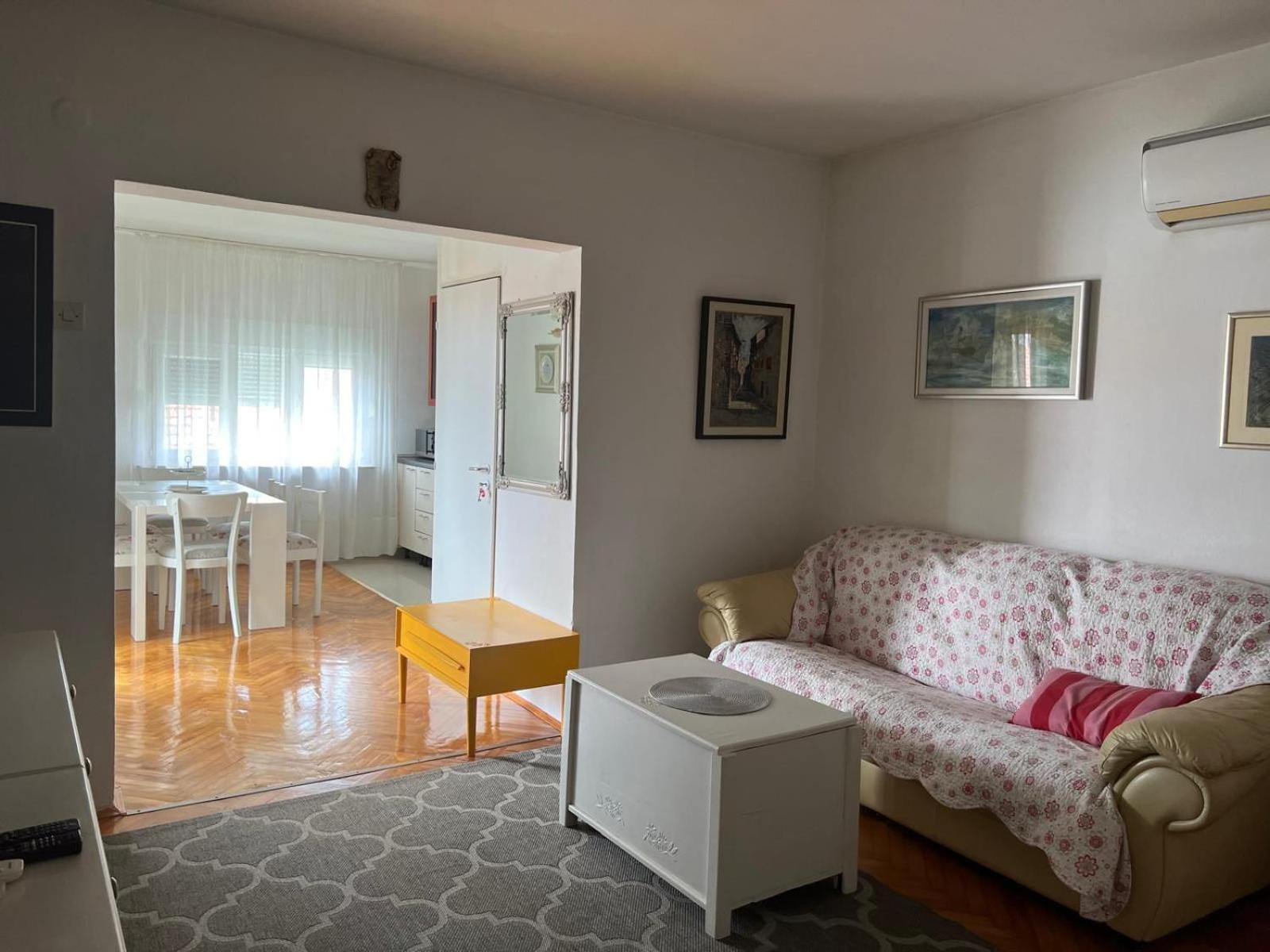 Apartament Fjaka